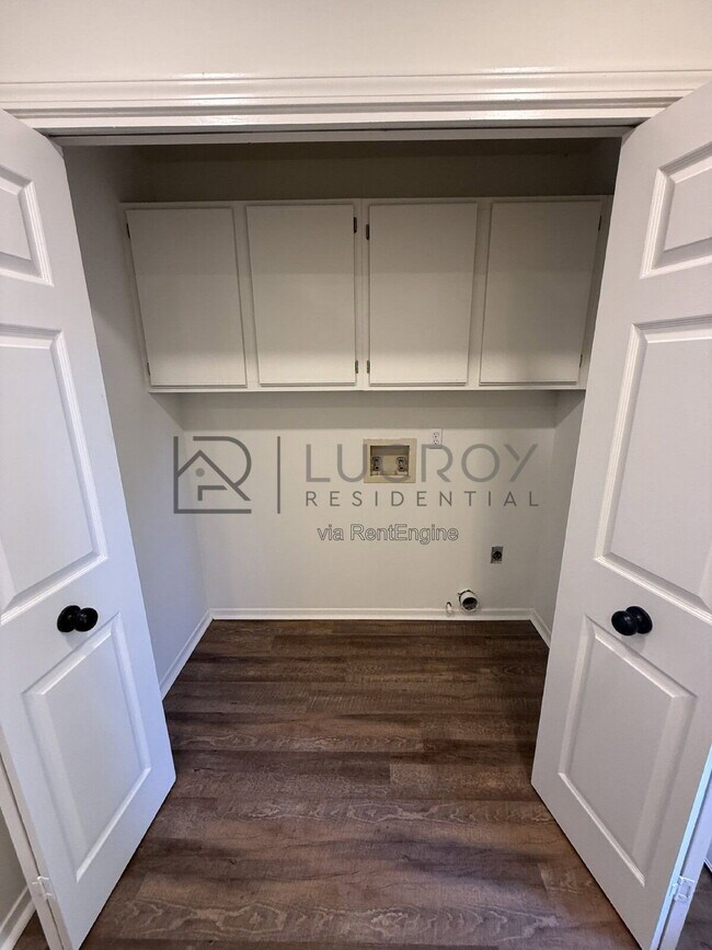 Building Photo - 23 Meadowoods Pl