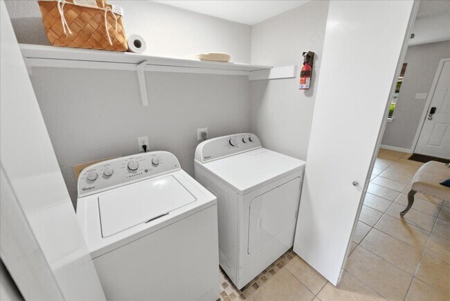 Building Photo - Baylor 2 Bedroom Condo