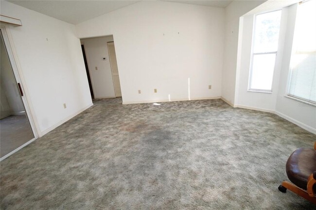 Building Photo - 104 N Main Ave