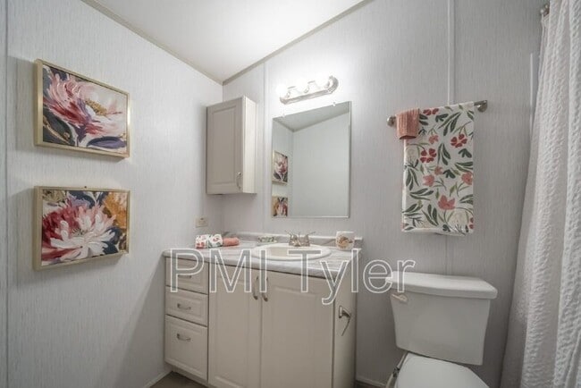 Building Photo - 203 Sugar Maple Ln