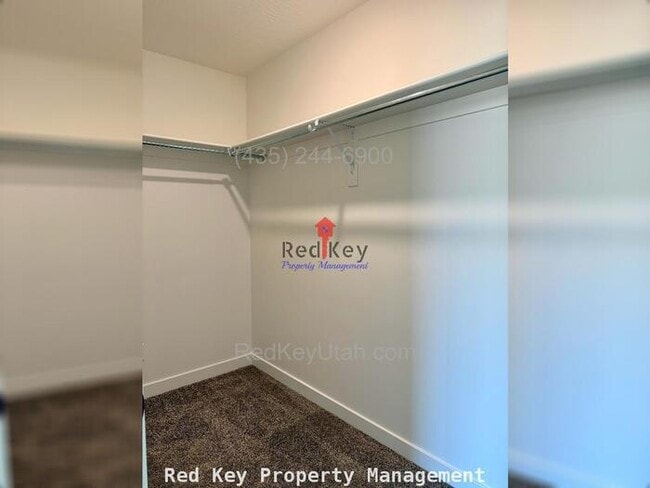 Building Photo - 600 N Duplex NEW