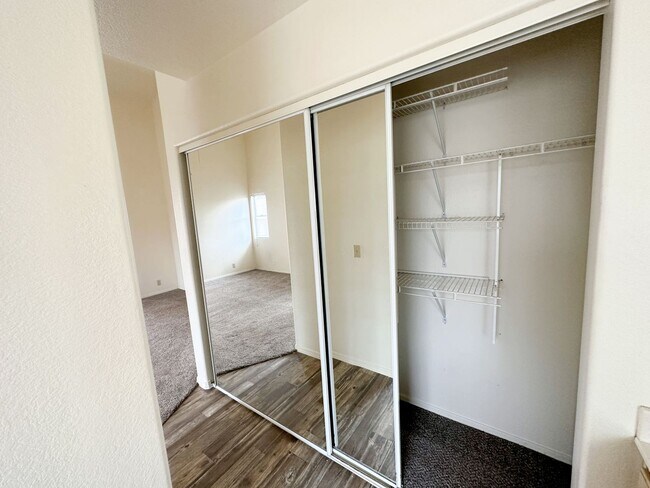 Building Photo - Spacious 3 Bed, 2 Bath Home in Peoria - Yo...