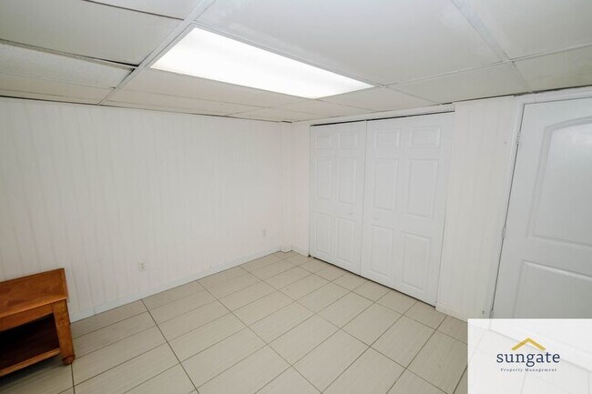 Building Photo - 5215 Wasena Ave