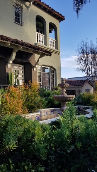 Building Photo - 1322 S Cloverdale Ave