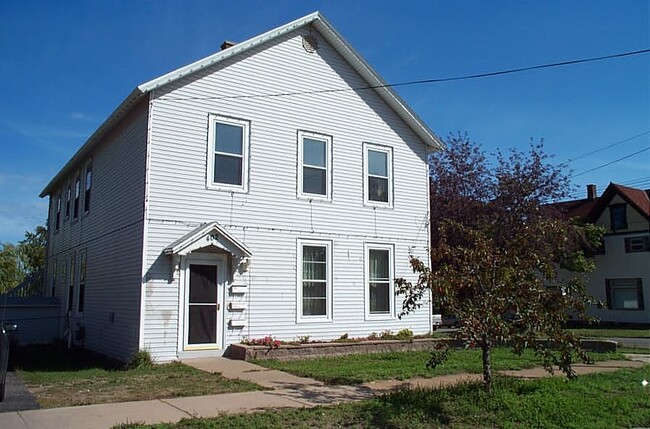 Front entry - 402 Rock St