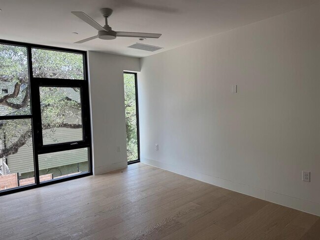 Building Photo - 1603 Chelsea Ln