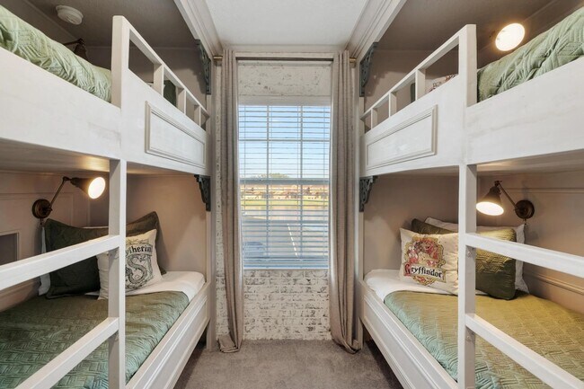 Building Photo - Stunning 4BR Resort Home in Four Corners, ...