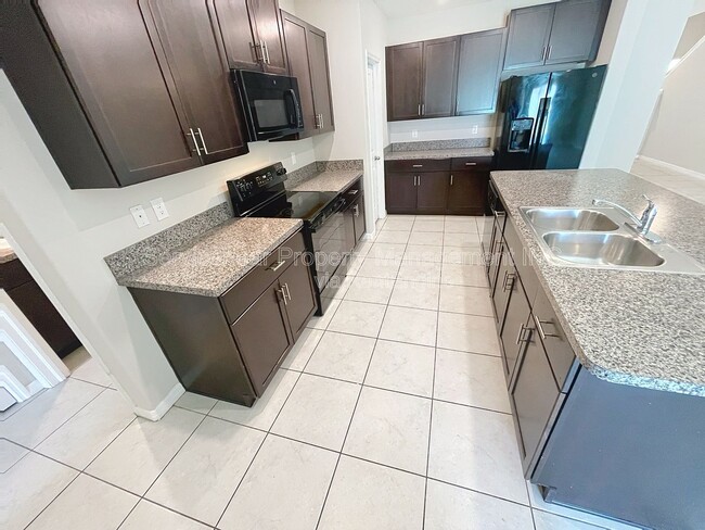 Building Photo - 3721 Daisy Bloom Pl