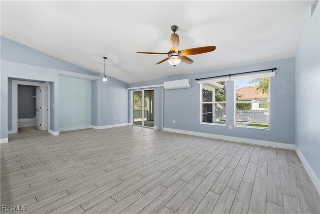 Building Photo - 1134 NE 4th Pl