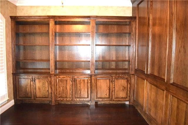 Building Photo - 115 Oakwood Ln