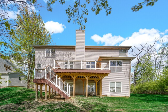 Building Photo - 1344 Essex Dr