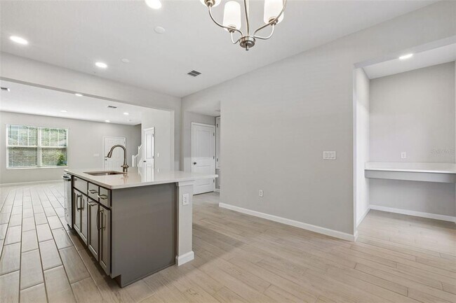 Building Photo - 502 Lady Palm St