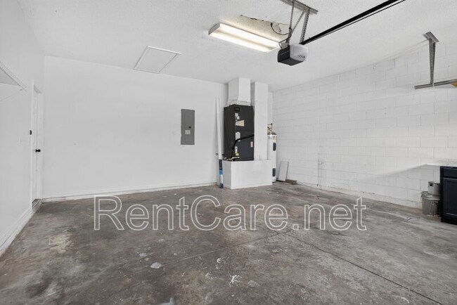 Building Photo - 121 Aurelia Ct