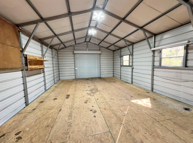 Building Photo - 124 Forest Dr