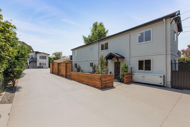 Building Photo - Fantastic Berkeley Home