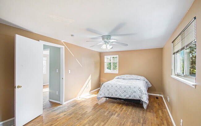 Building Photo - 793 Tarleton Ave