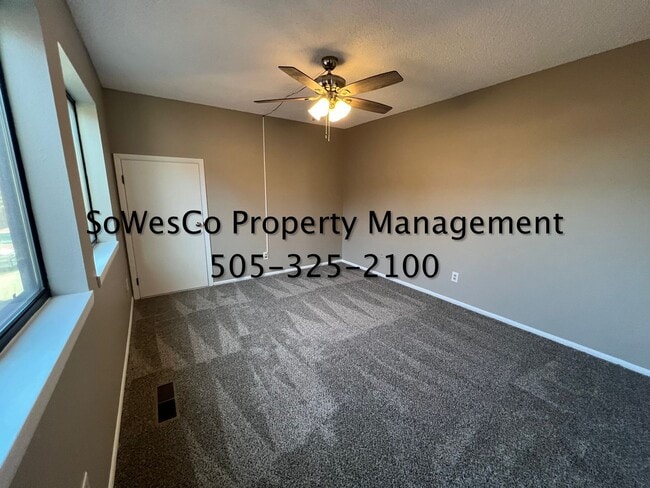 Building Photo - Beautifully Remodeled Condo (with seasonal pool)