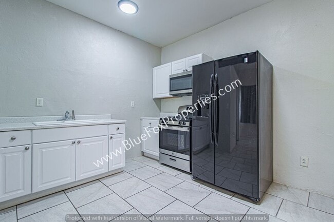 Building Photo - 204 W Sahuaro St