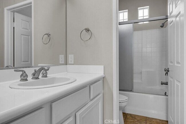 Building Photo - 210 Timberwood