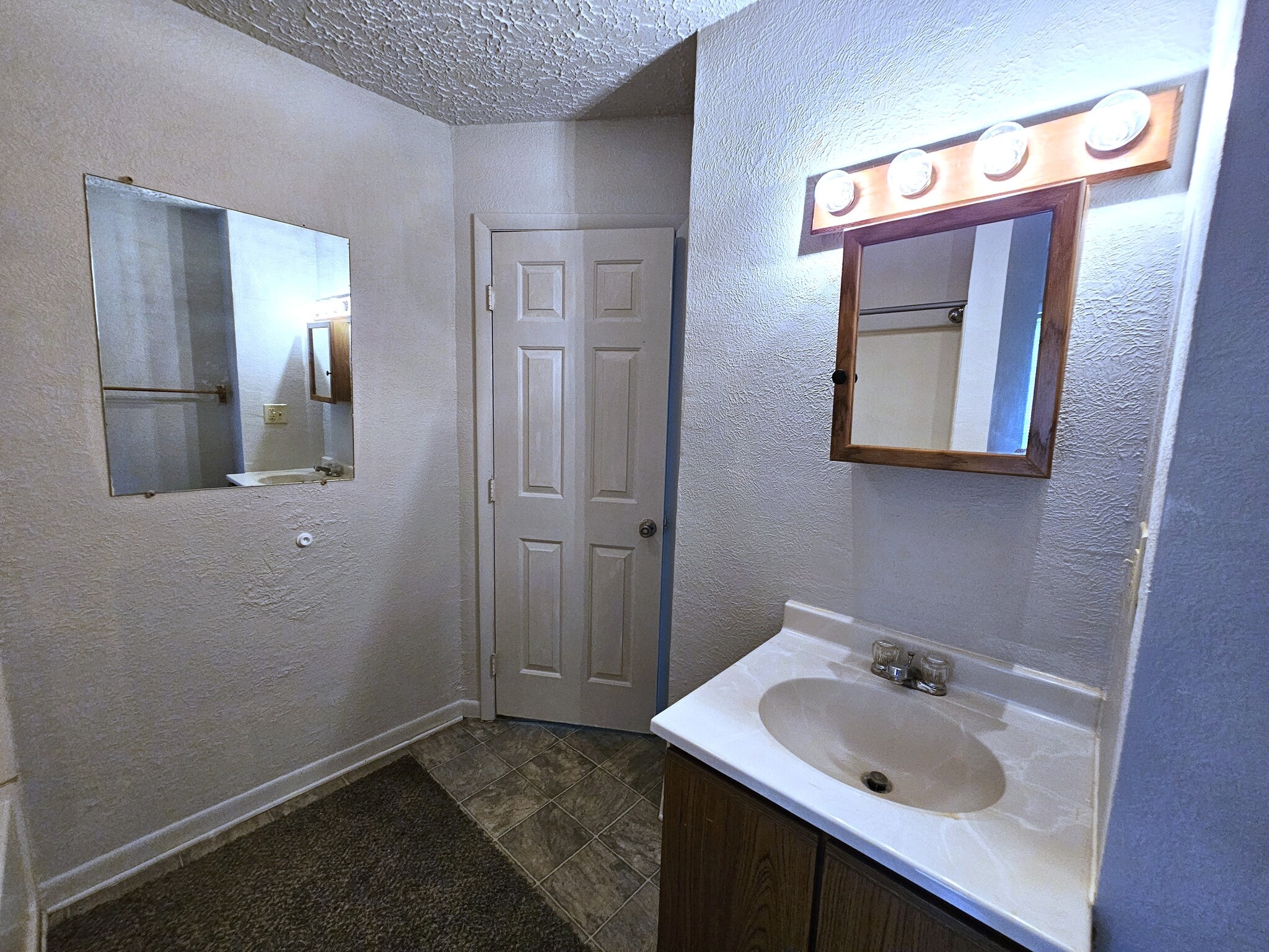 Building Photo - 170 Lathrop Ave