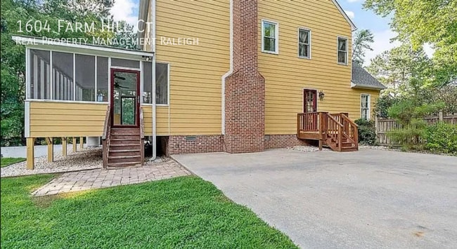 Building Photo - 1604 Farm Hill Ct