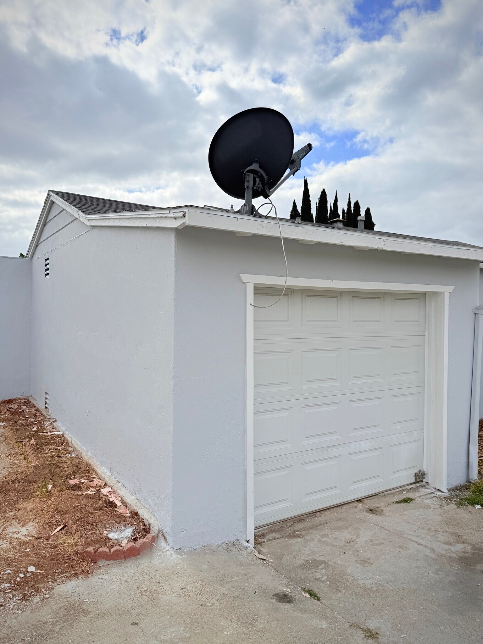 Building Photo - 663 Cadman St