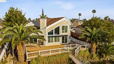 Building Photo - 4730 Spinnaker Way
