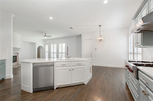 Building Photo - 921 Pine Burst Dr