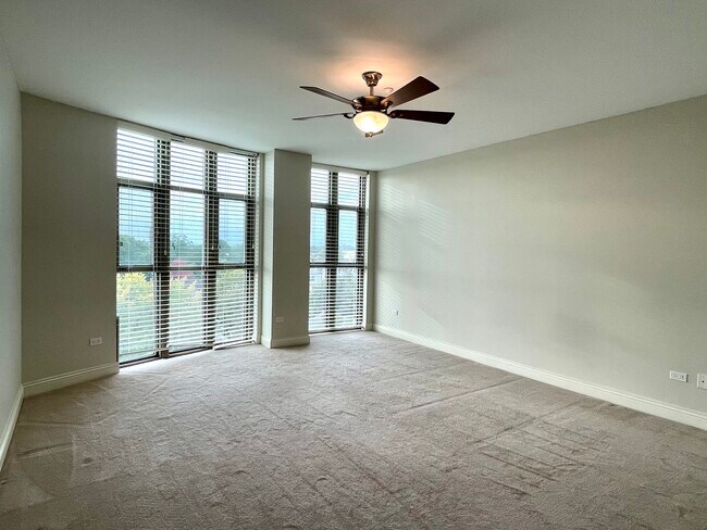 Building Photo - 520 S Washington St