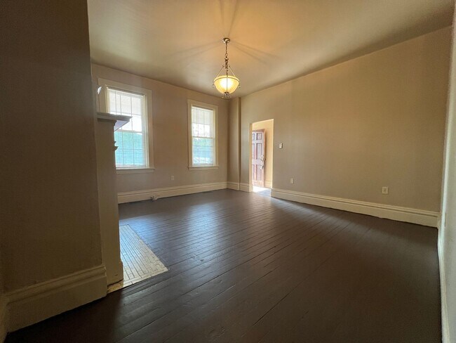 Building Photo - 1518 Fernleaf St
