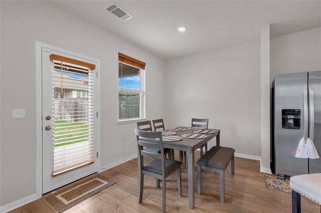 Building Photo - 6401 Night Chinook Dr