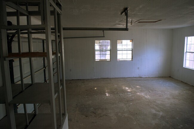 Building Photo - 2623 Irwin Dr