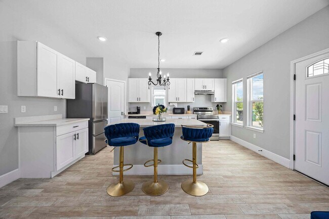 Building Photo - 8138 Bassett St