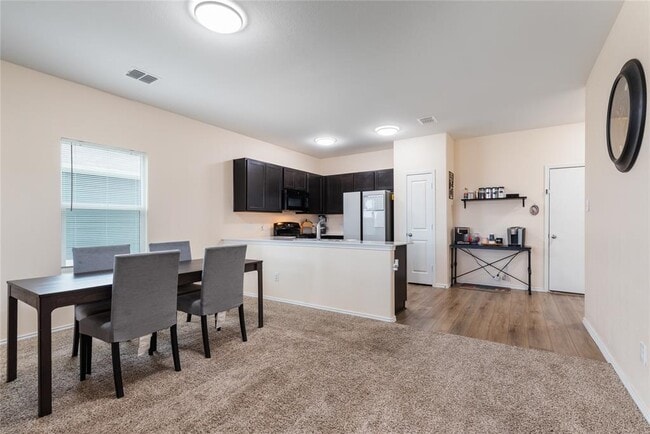 Building Photo - 509 Halfmoon Dr