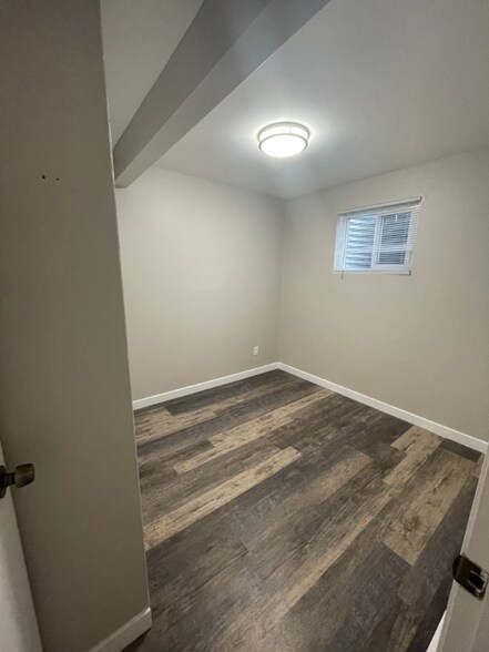 Building Photo - 1215 Queen Anne Ave N