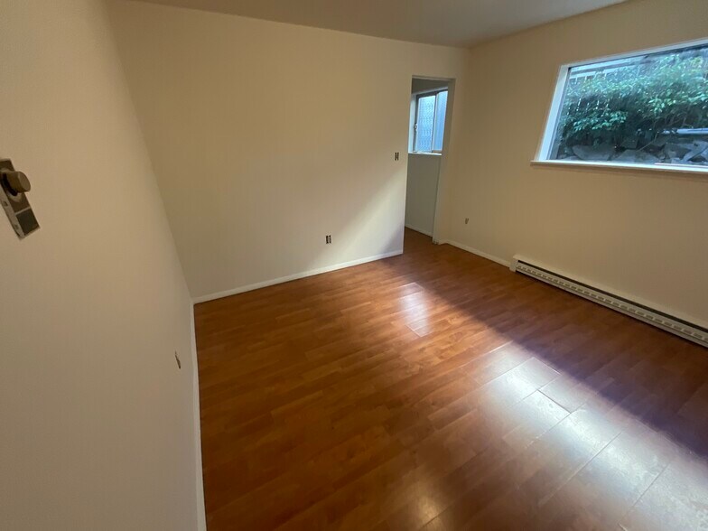 Building Photo - 935 N 85th St