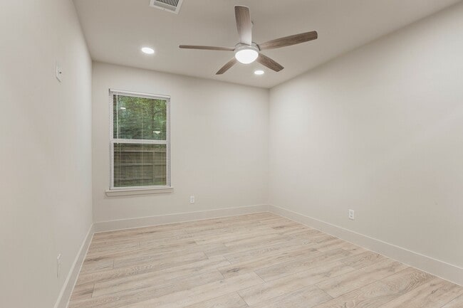 Building Photo - 1310 E Red Cedar Cir