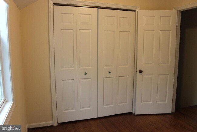 Building Photo - 6210 Cottonwood St