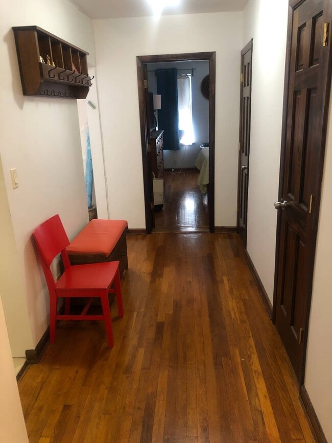 Building Photo - 124 Parrott Pl