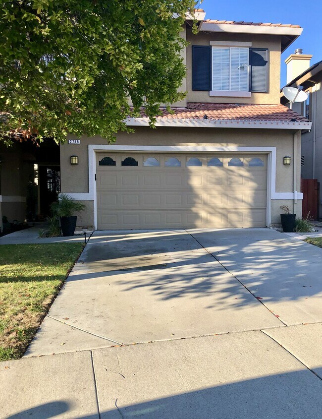 Building Photo - 2755 Huff Dr