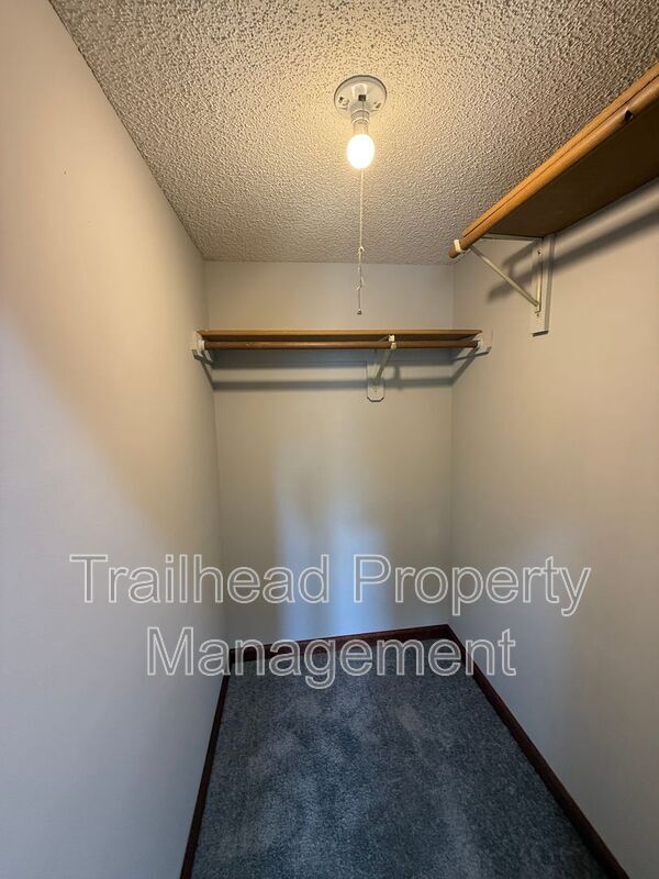 Building Photo - 3415 NW Duncan Rd