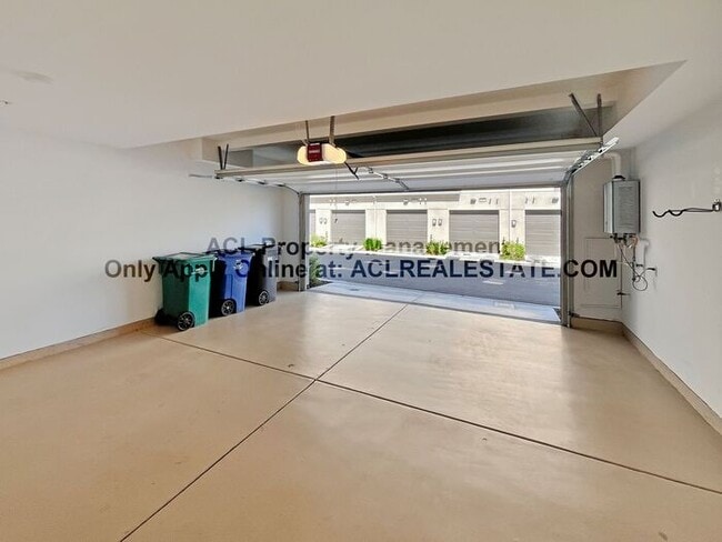 Building Photo - Modern 4-Bedroom Home with Solar, EV Charg...