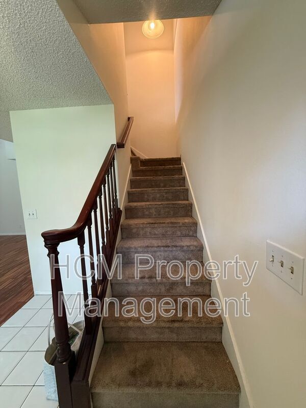 Building Photo - 9 Goldenbush
