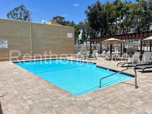 Building Photo - 3456 Castle Glen Dr