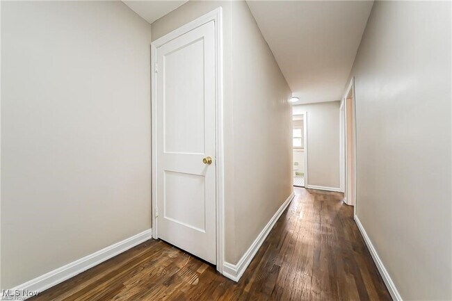 Building Photo - 3837 Mayfield Rd