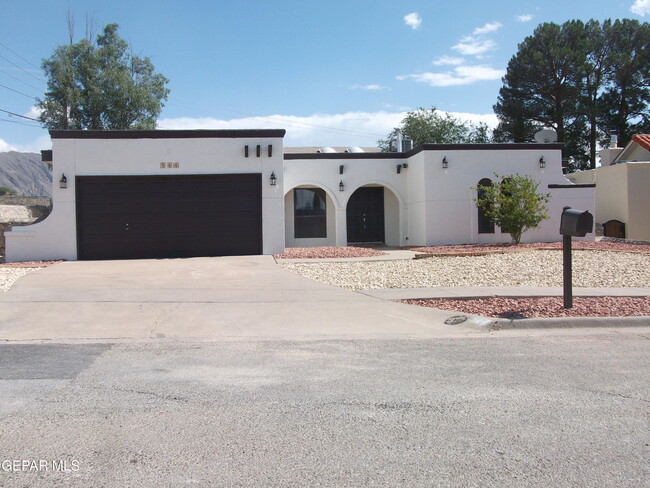 Primary Photo - 844 Tepic Dr