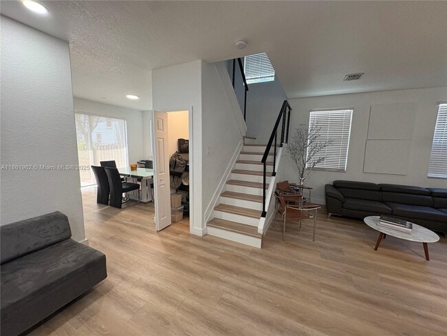 Building Photo - 8108 NW 108th Ct