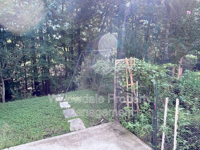 Building Photo - 624 Piper Stream Cir