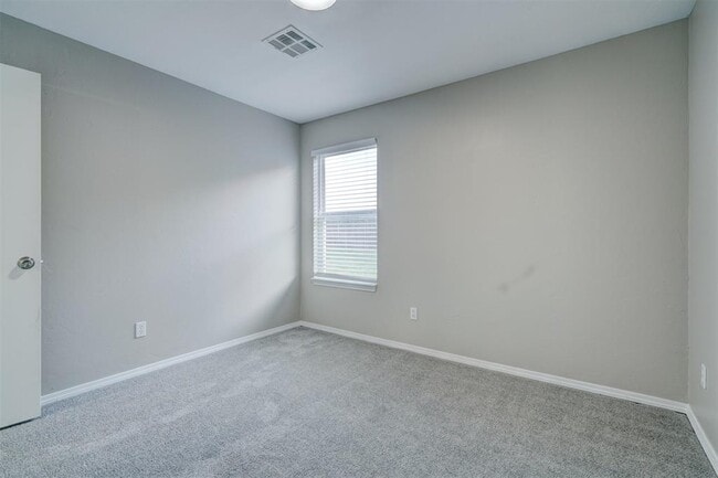 Building Photo - 10425 Aberdeen Dr