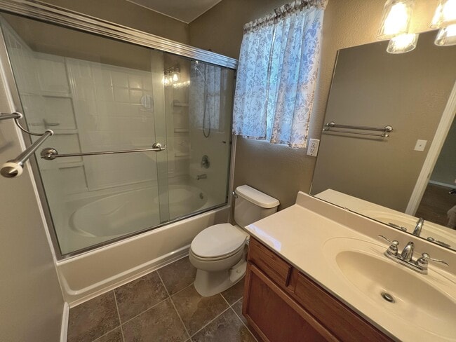 Building Photo - 10504 Woodquail Dr NW